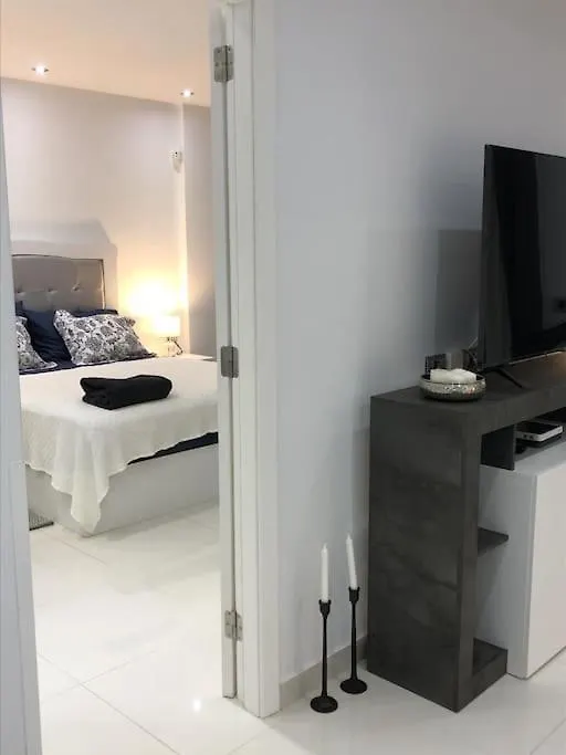 Apartamento Con Impresionantes Vistas Y Piscina أذيخي