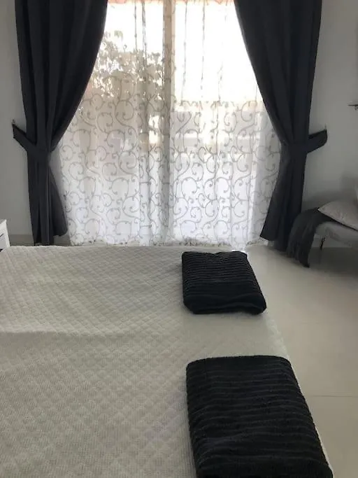 Apartamento Con Impresionantes Vistas Y Piscina أذيخي شقة