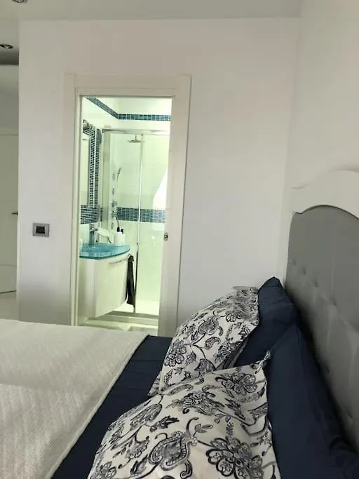 Apartamento Con Impresionantes Vistas Y Piscina أذيخي