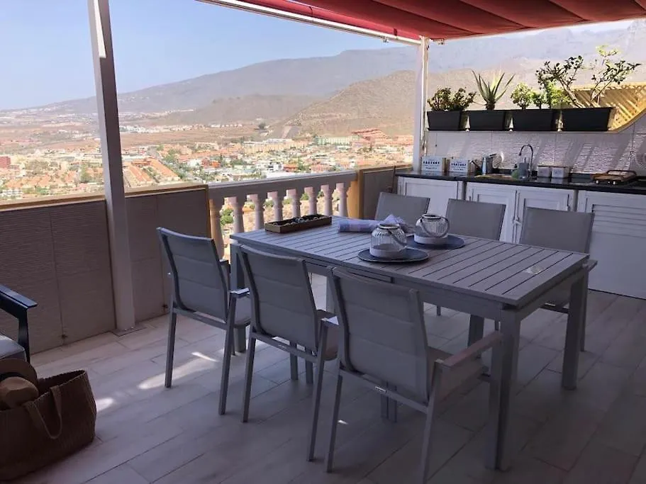 Apartamento Con Impresionantes Vistas Y Piscina أذيخي شقة