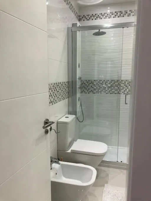 Apartamento Con Impresionantes Vistas Y Piscina أذيخي