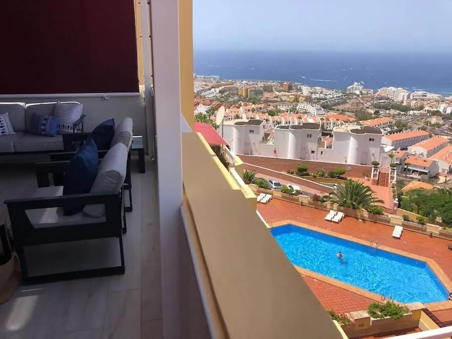 Apartamento Con Impresionantes Vistas Y Piscina أذيخي شقة
