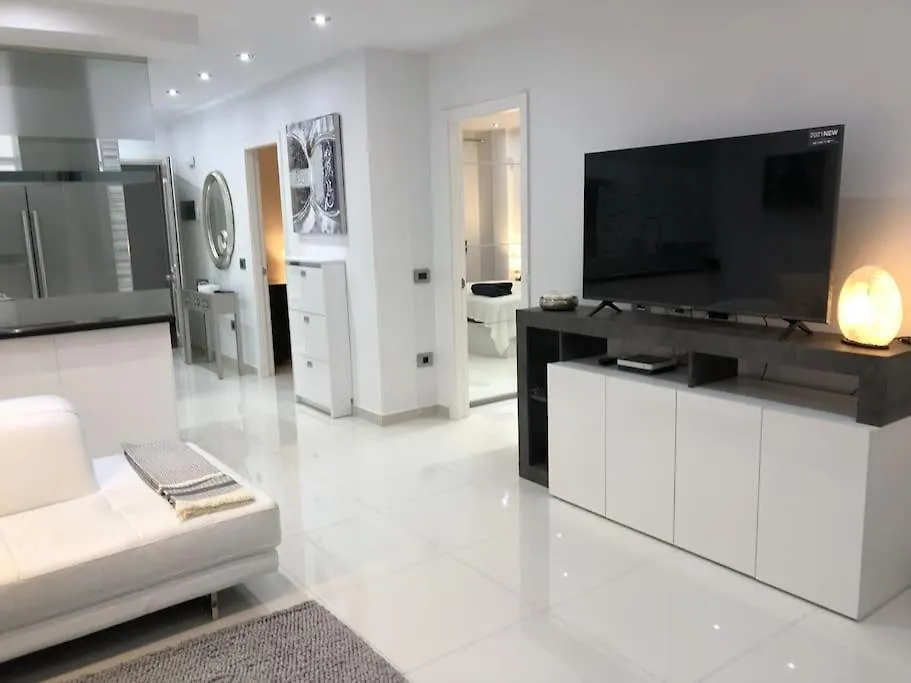 شقة Apartamento Con Impresionantes Vistas Y Piscina أذيخي