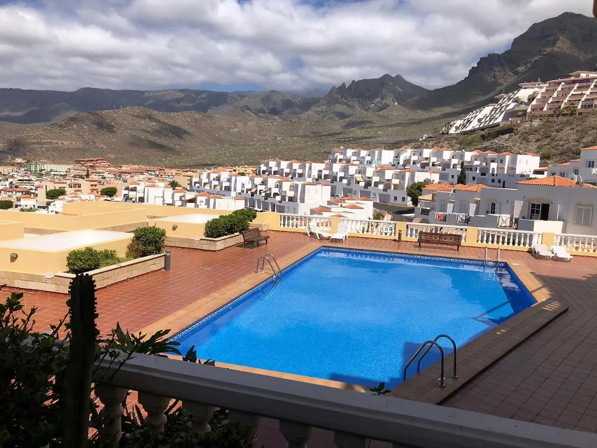 Apartamento Con Impresionantes Vistas Y Piscina أذيخي شقة