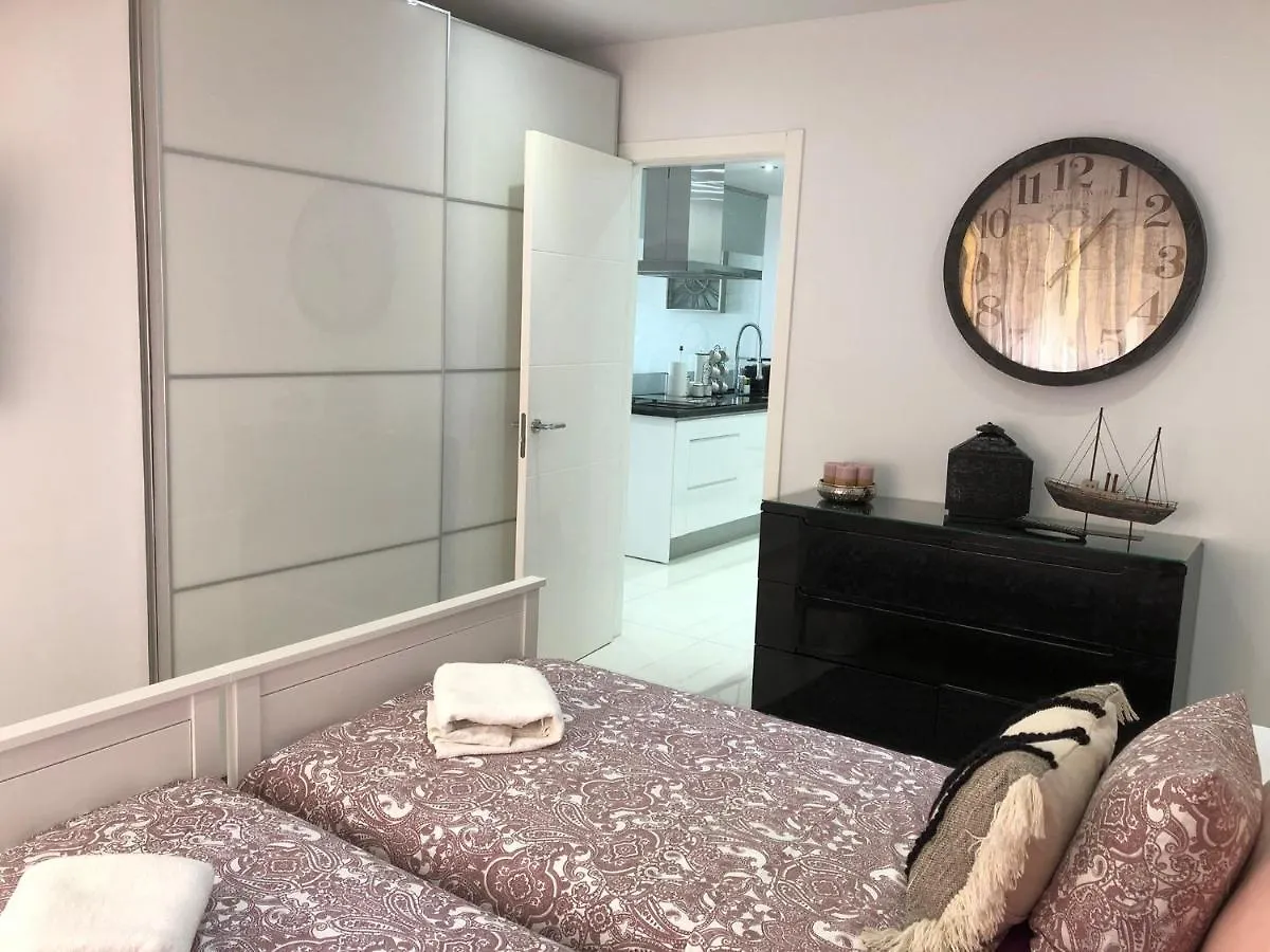 Apartamento Con Impresionantes Vistas Y Piscina أذيخي شقة